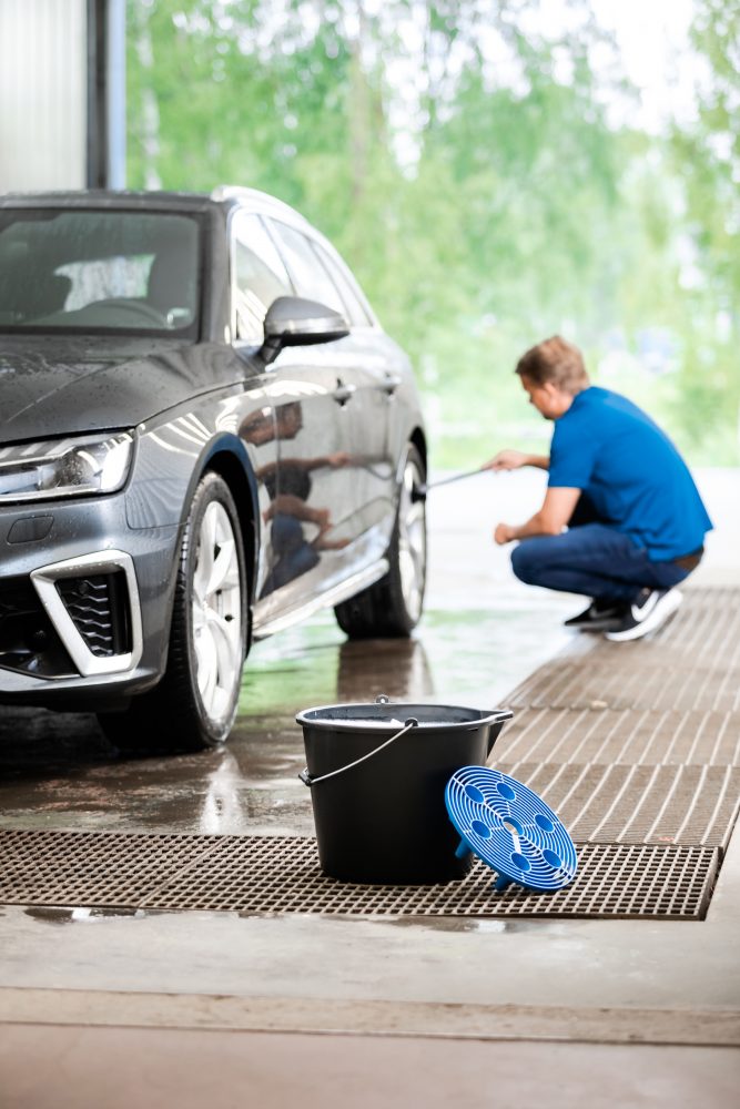 Kungs car wash bucket with grit guard